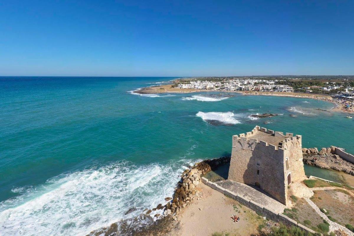 Castle On The Sea Apartment Torre Santa Sabina Exterior photo