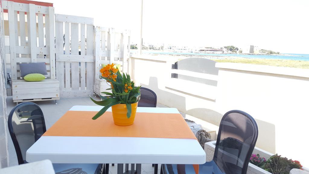 Castle On The Sea Apartment Torre Santa Sabina Exterior photo